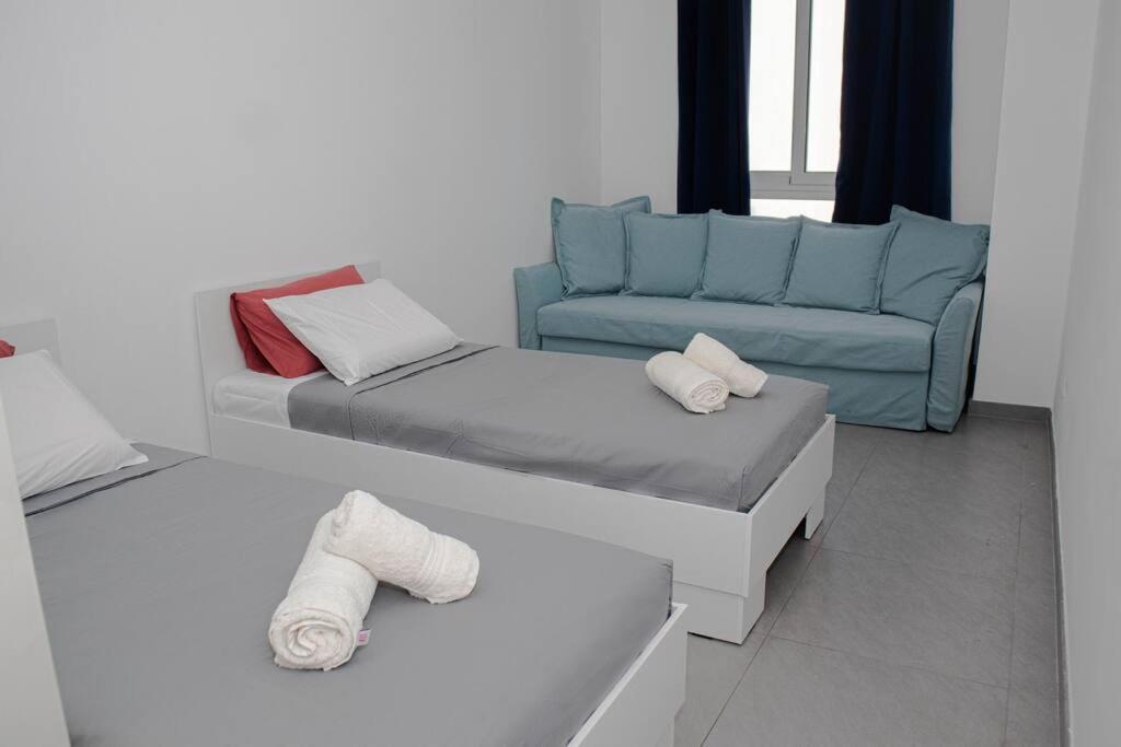Seafront Two Bedroom Apartment Сент Джулианс Экстерьер фото